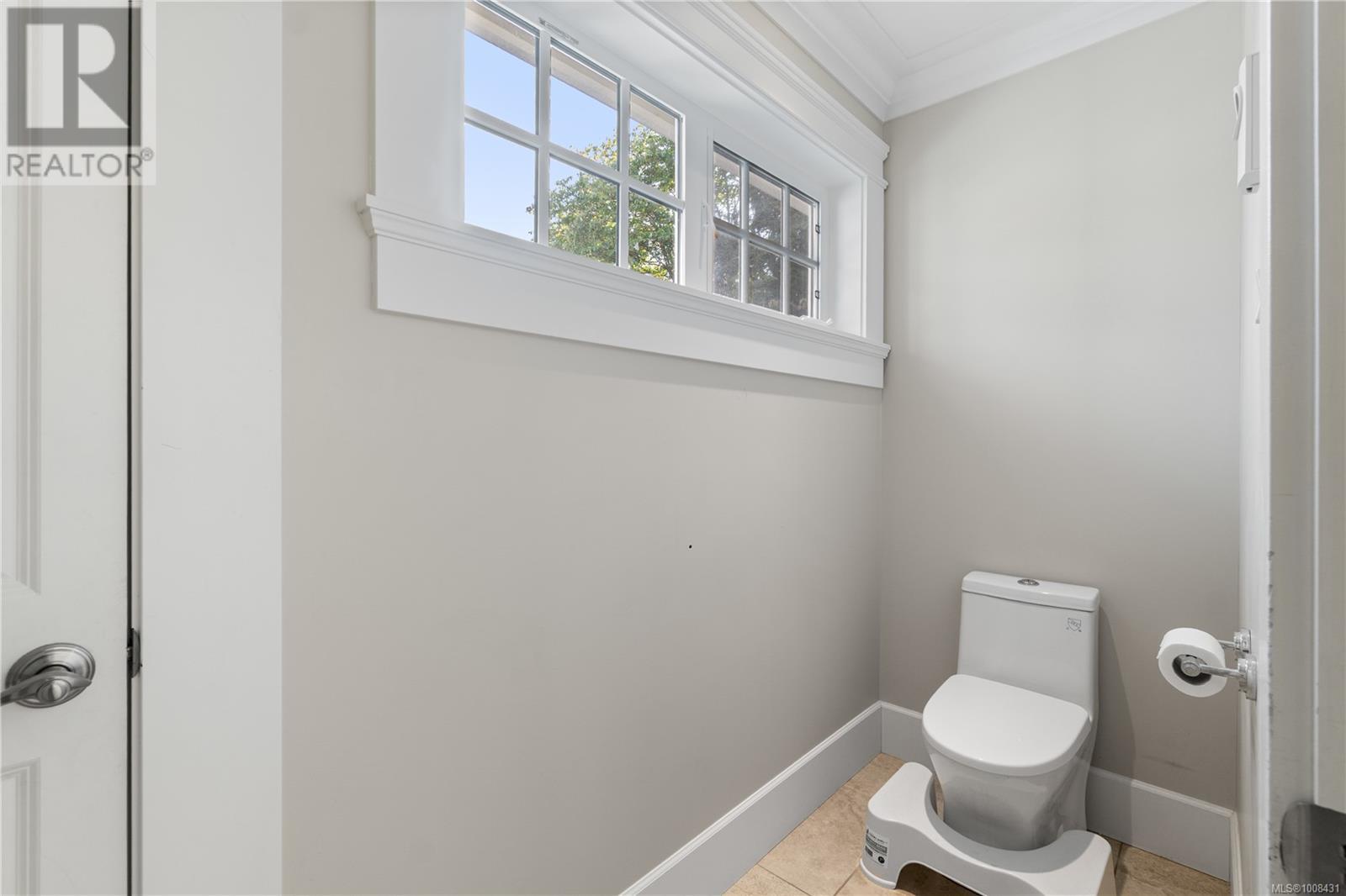 Property at 2233 Ashlee Rd image 3