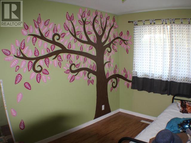 7164 Barnet Street, Powell River, British Columbia   - Photo 14 - 19200