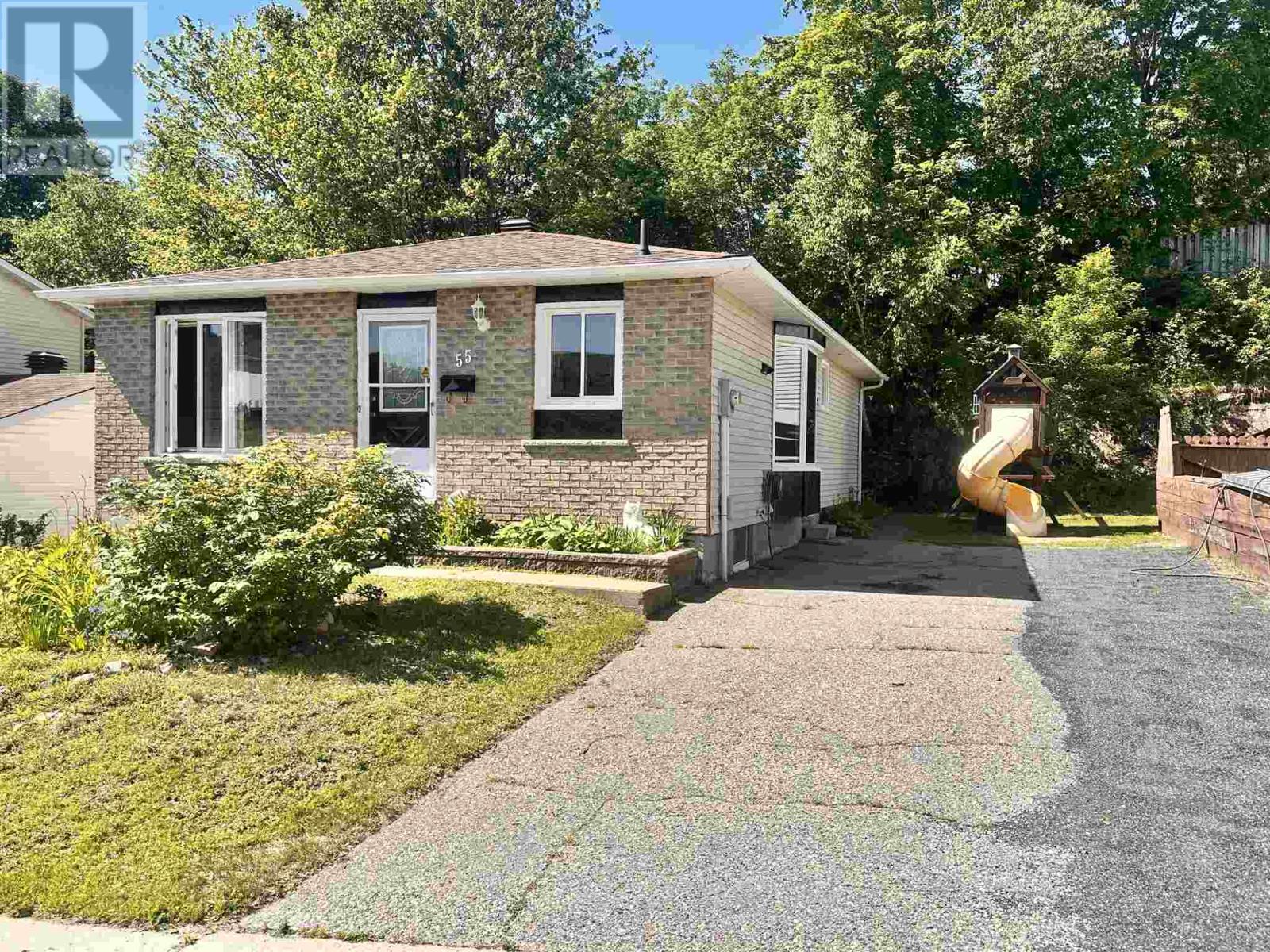 55 Pearson Dr, Elliot Lake, Ontario  P5A 2X2 - Photo 2 - SM251775