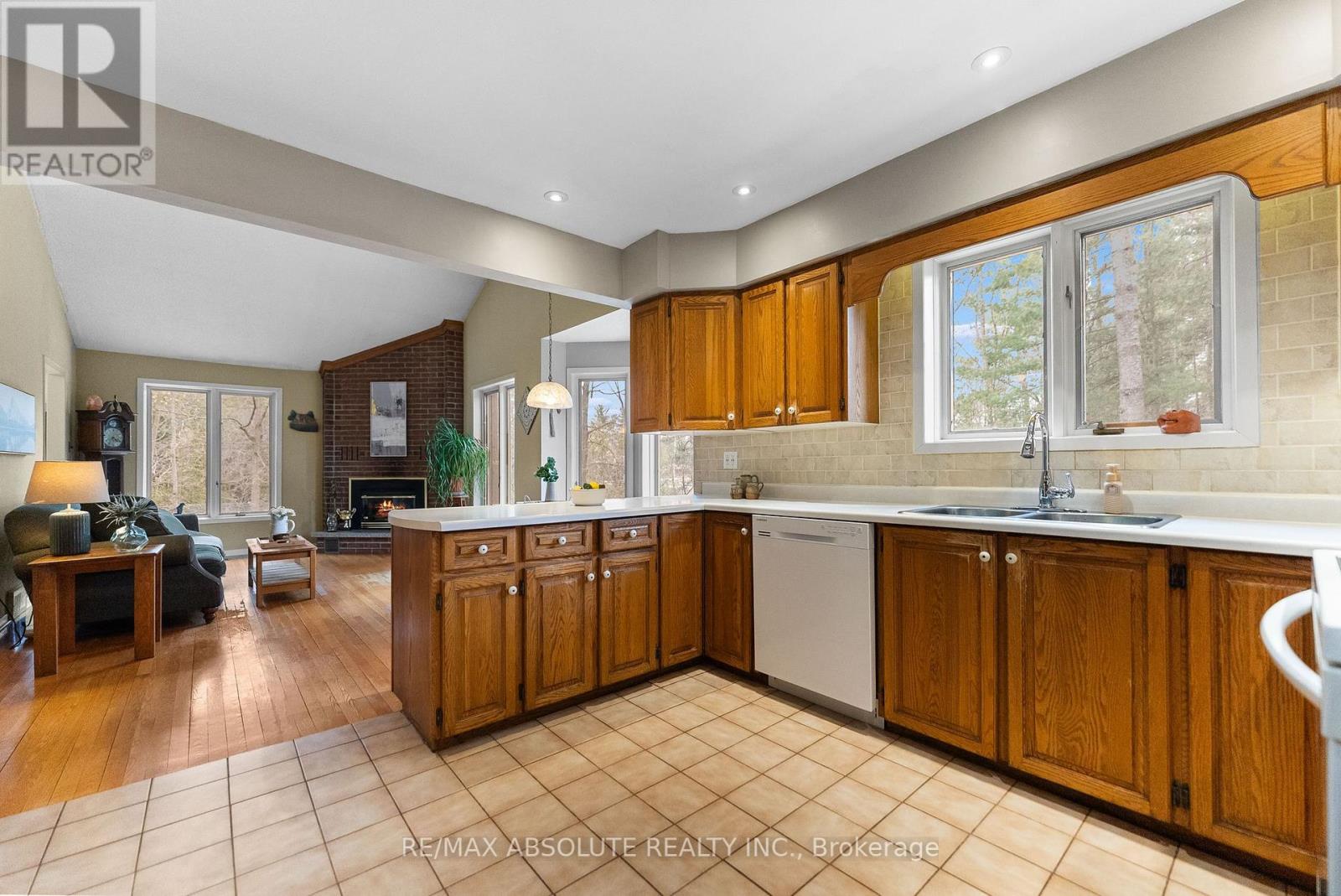 33 Old Orchard Lane, Mcnab/braeside, Ontario  K7S 3T3 - Photo 14 - X12321274