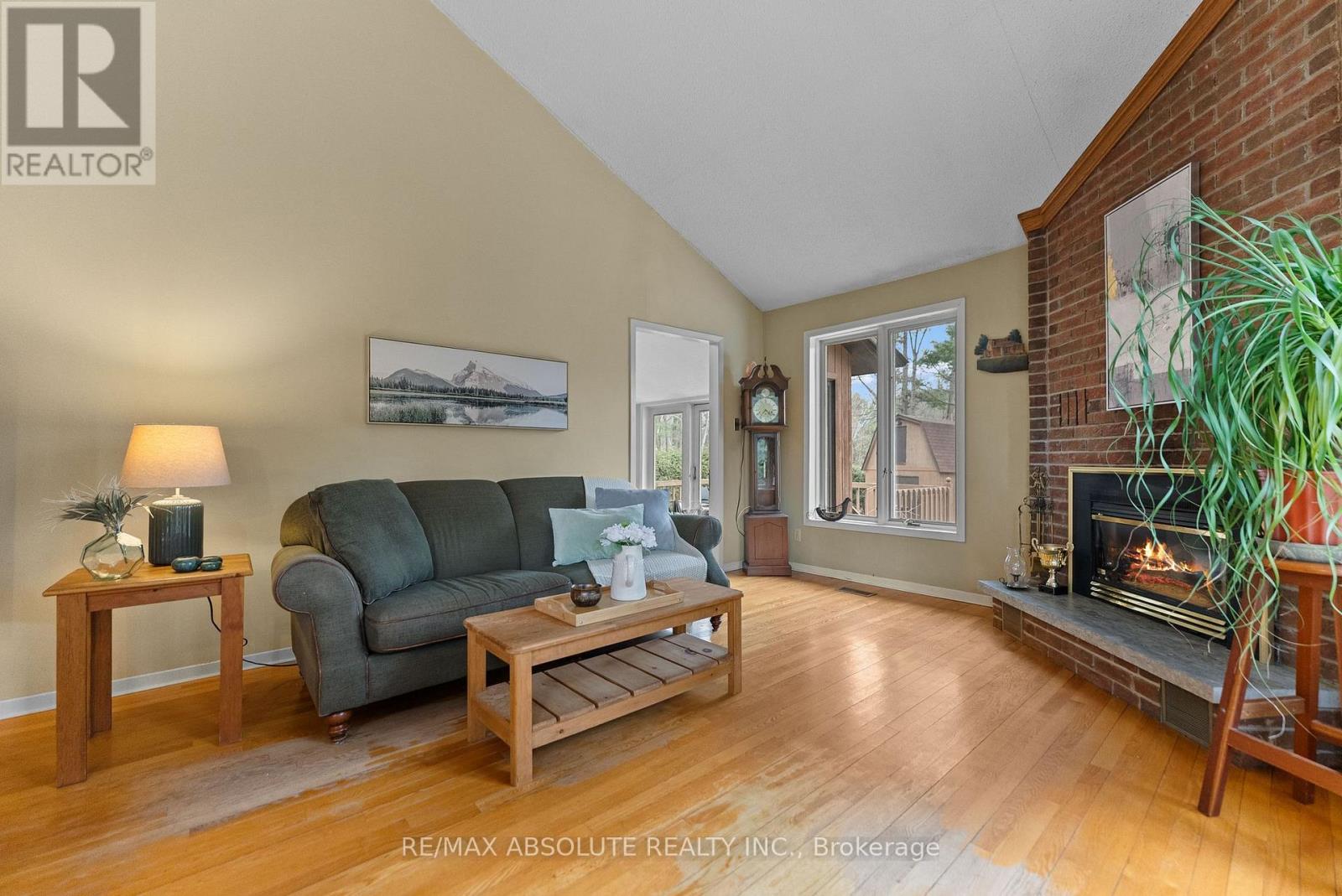 33 Old Orchard Lane, Mcnab/braeside, Ontario  K7S 3T3 - Photo 17 - X12321274