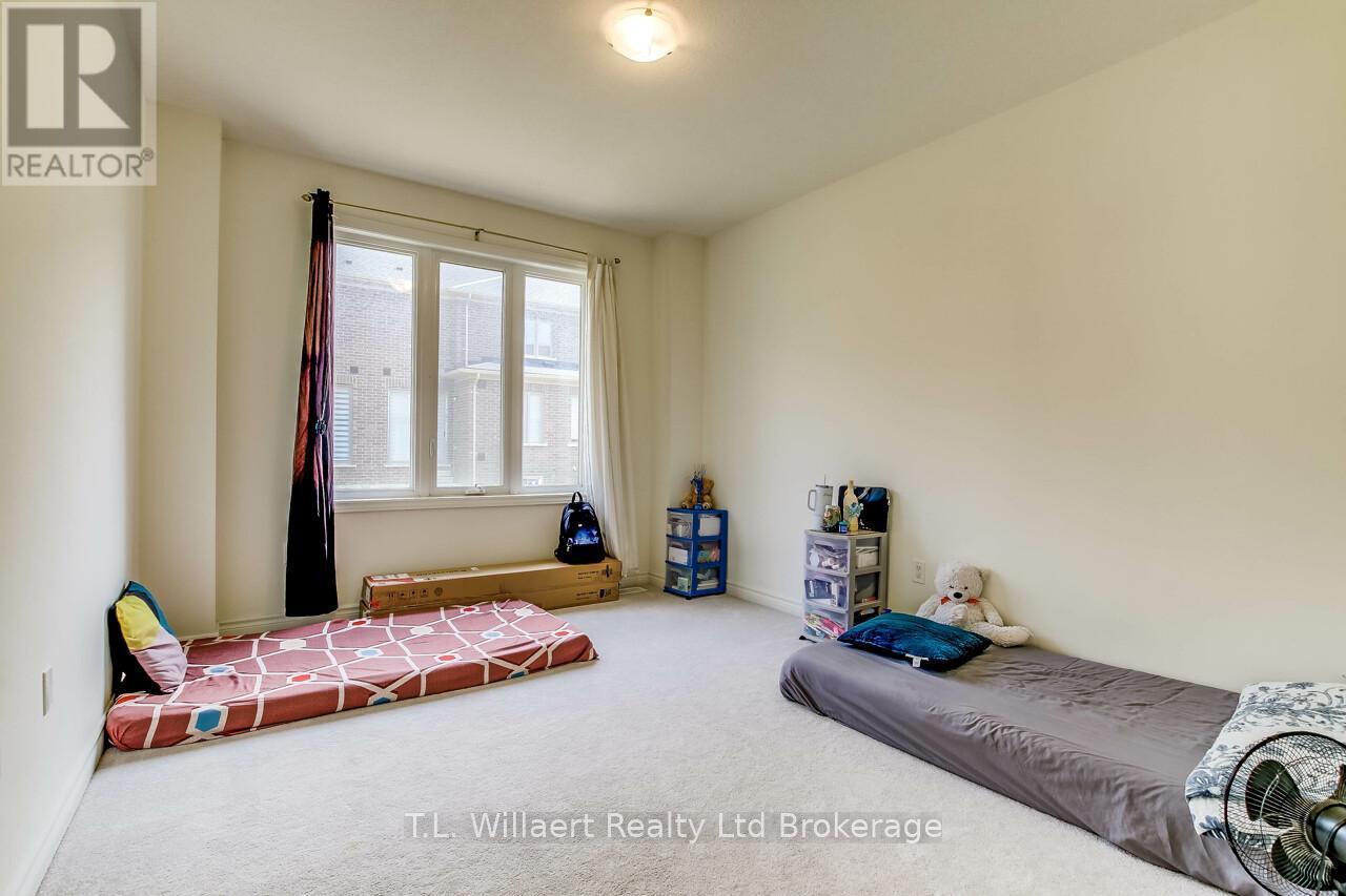 15 Harwood Street, Tillsonburg, Ontario  N4J 0J7 - Photo 9 - X12291669