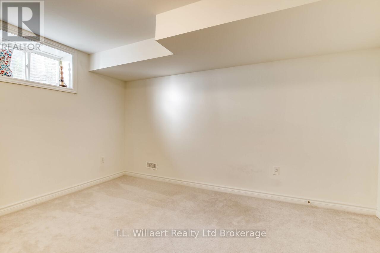 15 Harwood Street, Tillsonburg, Ontario  N4J 0J7 - Photo 14 - X12291669