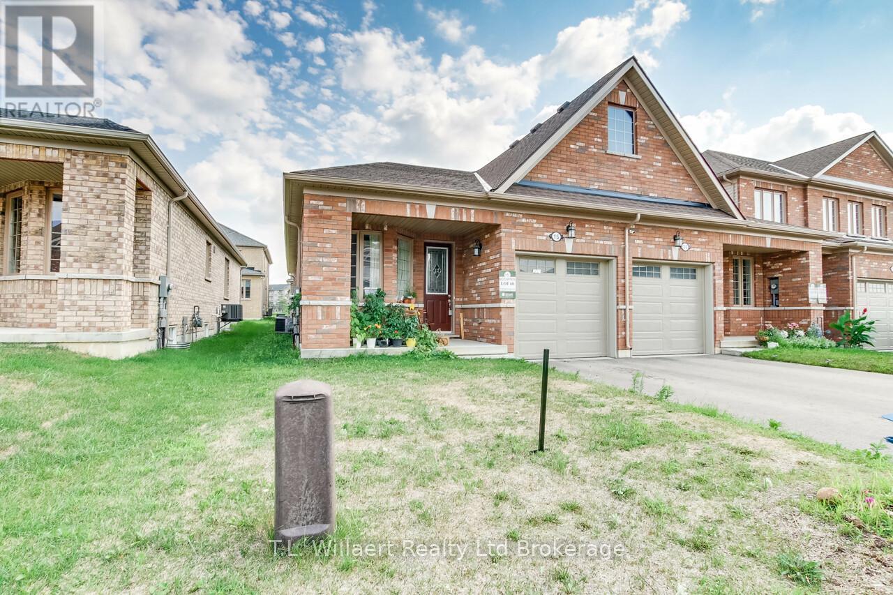 15 Harwood Street, Tillsonburg, Ontario  N4J 0J7 - Photo 2 - X12291669