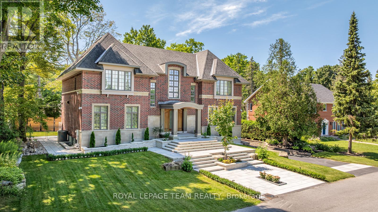 250 Sandridge Road, Ottawa, Ontario  K1L 5A2 - Photo 3 - X12202917