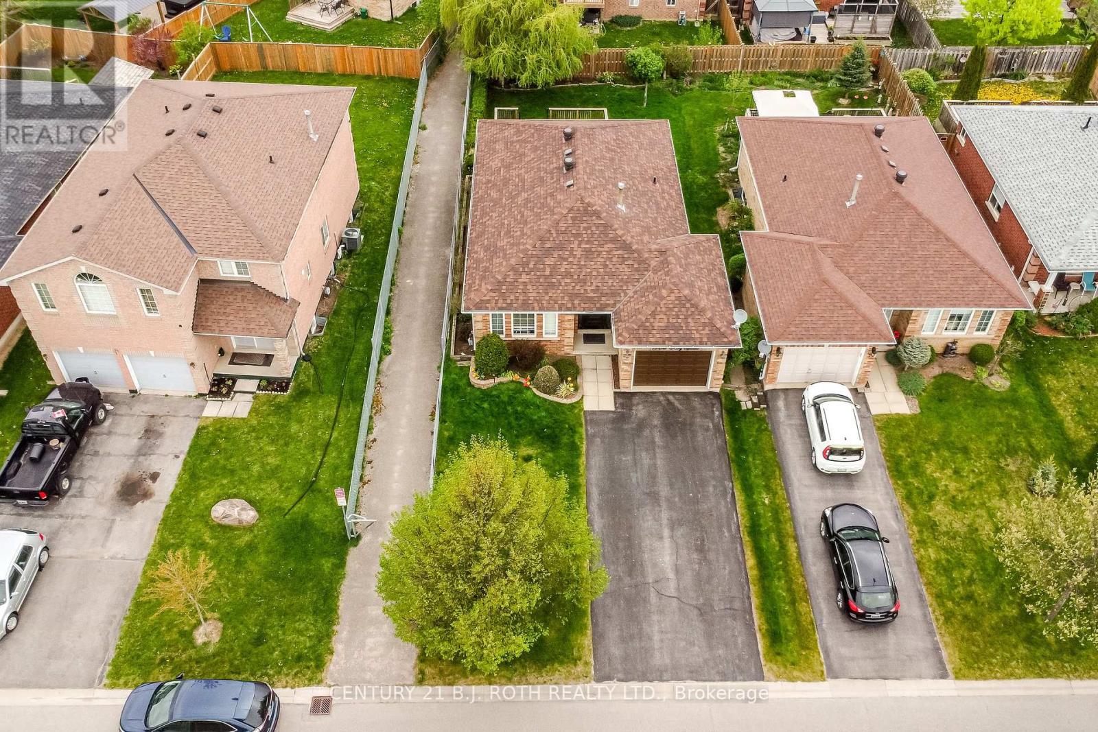 Property at 77 SUN KING CRESCENT image 4