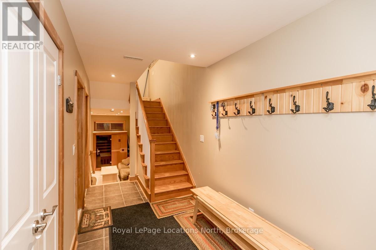 6 - 104 Farm Gate Road, Blue Mountains, Ontario  L9Y 3Z2 - Photo 2 - X12321347