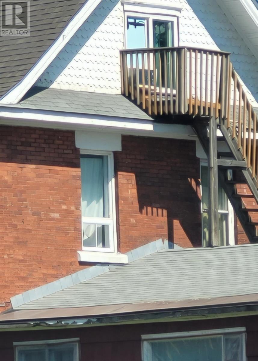 635 Wellington St, Sault Ste. Marie, Ontario  P6A 2M6 - Photo 6 - SM251901