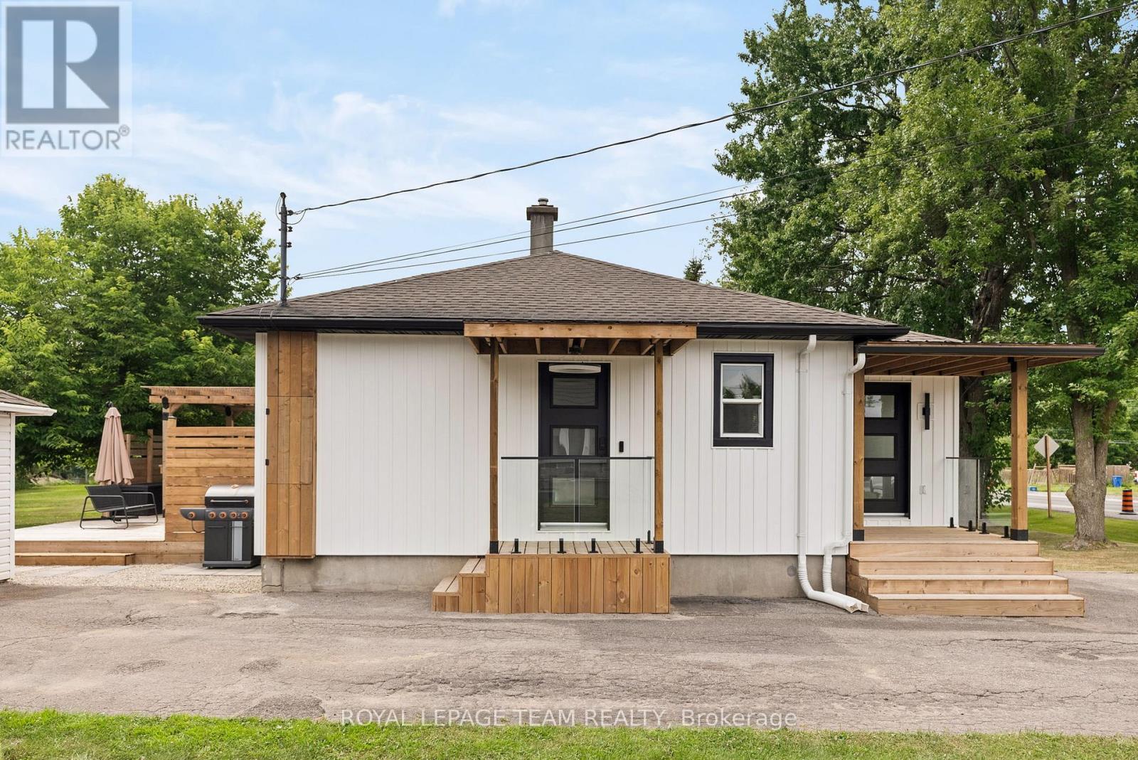 Property at 8108 VICTORIA STREET image 2