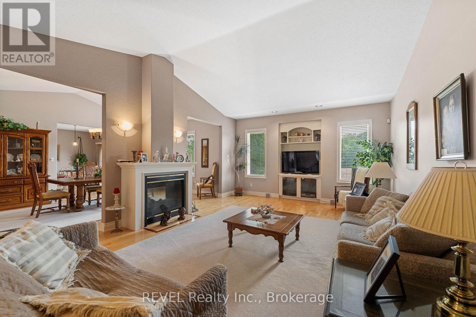 5 Beechwood Crescent, Pelham, Ontario  L0S 1E7 - Photo 10 - X12321328