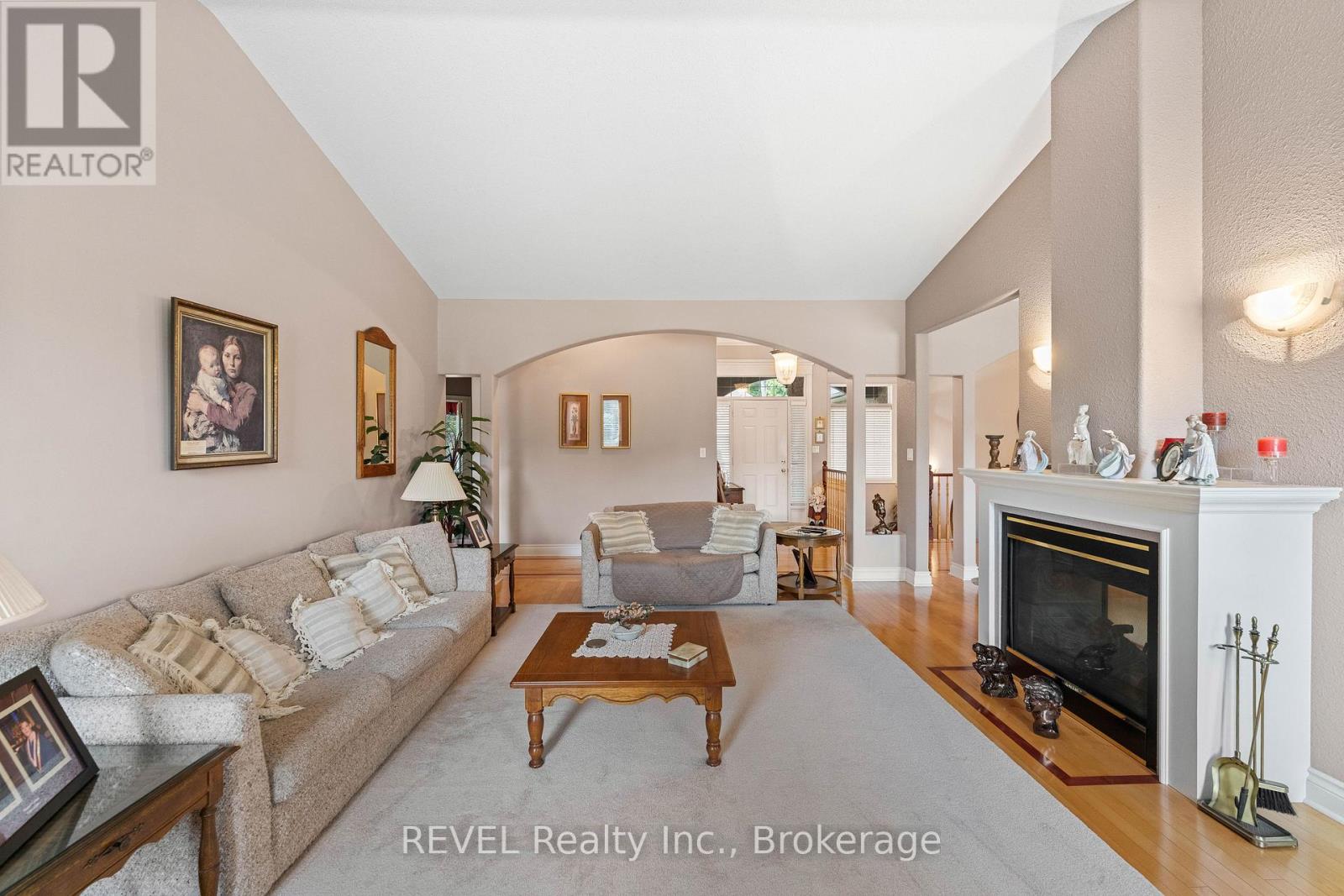 5 Beechwood Crescent, Pelham, Ontario  L0S 1E7 - Photo 11 - X12321328