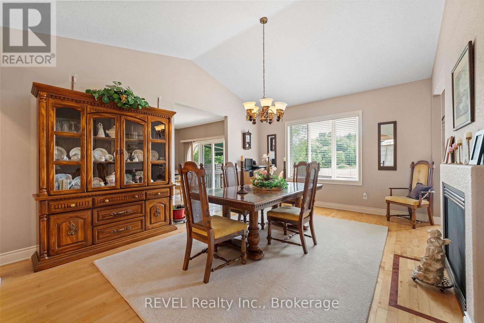 5 Beechwood Crescent, Pelham, Ontario  L0S 1E7 - Photo 12 - X12321328