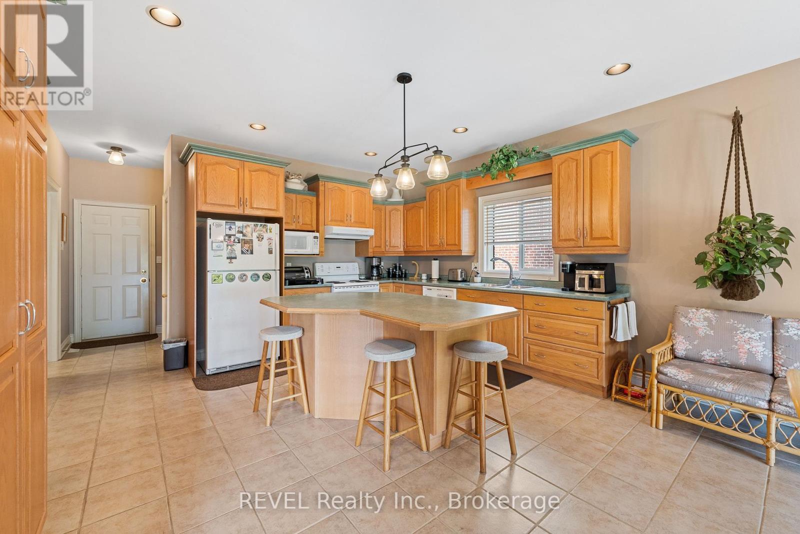 5 Beechwood Crescent, Pelham, Ontario  L0S 1E7 - Photo 18 - X12321328