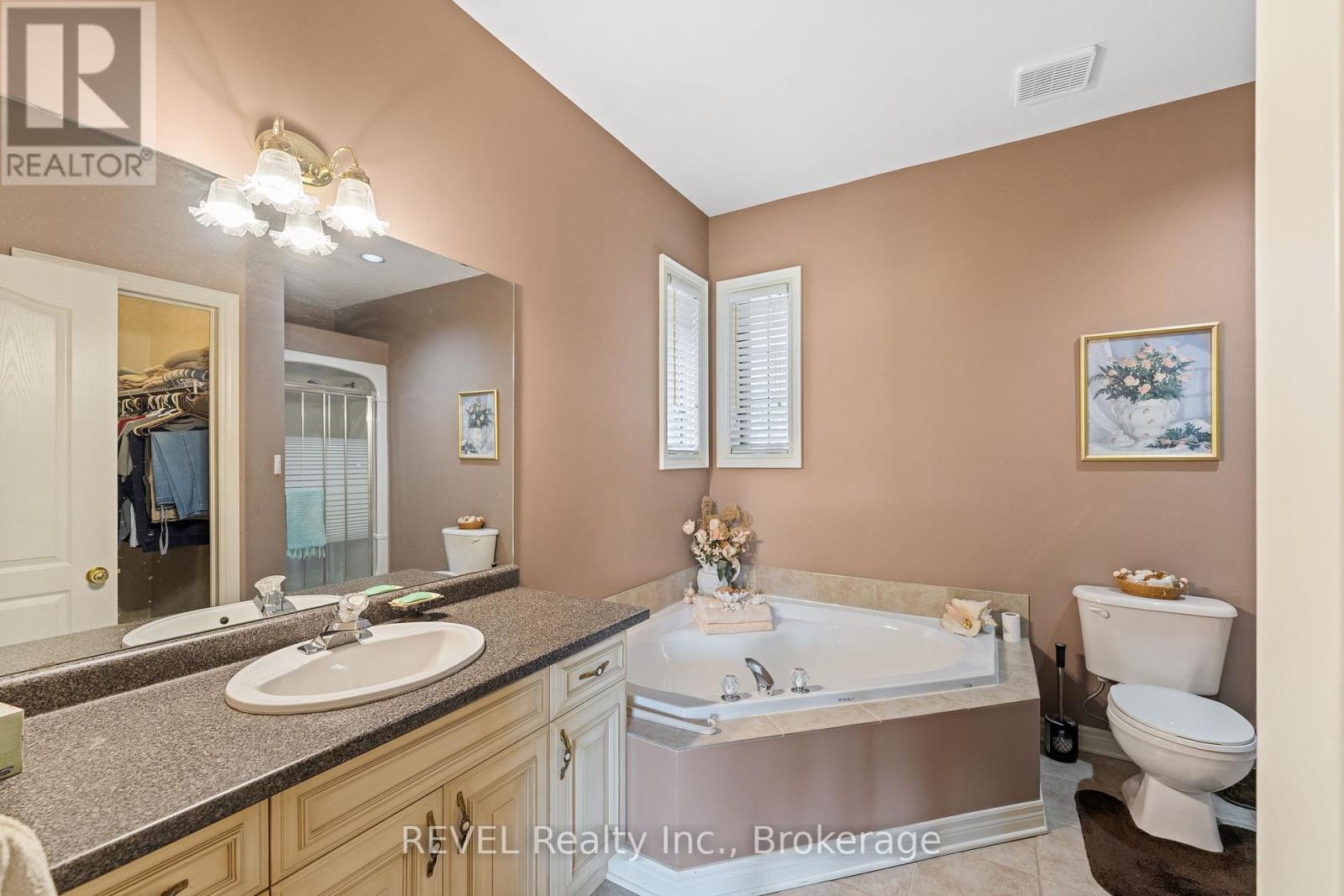 5 Beechwood Crescent, Pelham, Ontario  L0S 1E7 - Photo 21 - X12321328