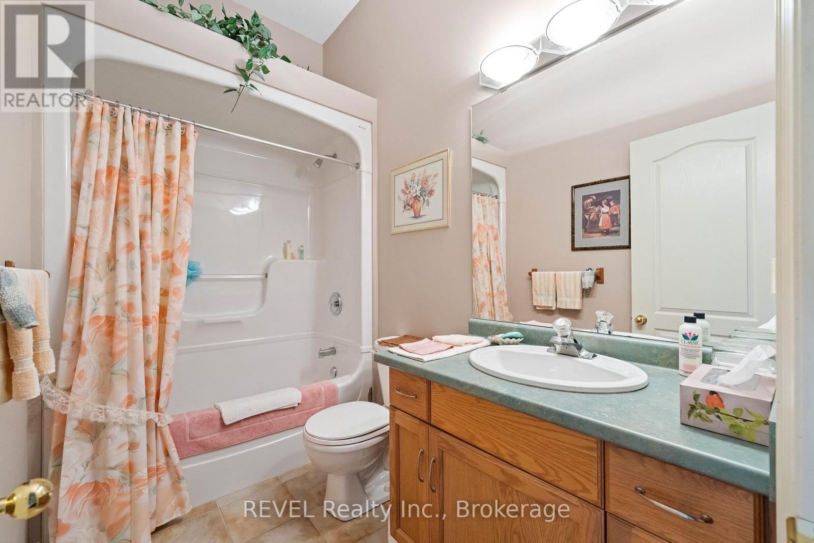 5 Beechwood Crescent, Pelham, Ontario  L0S 1E7 - Photo 25 - X12321328