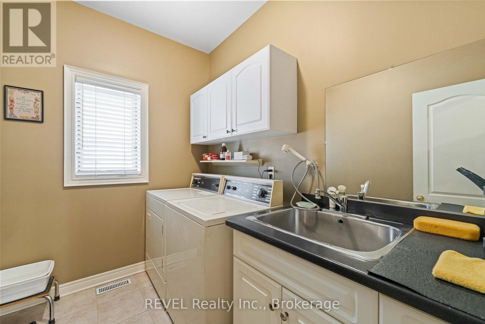 5 Beechwood Crescent, Pelham, Ontario  L0S 1E7 - Photo 28 - X12321328