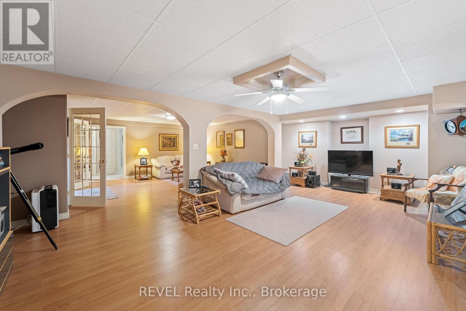 5 Beechwood Crescent, Pelham, Ontario  L0S 1E7 - Photo 32 - X12321328