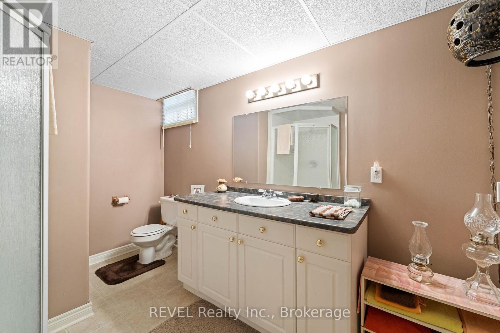 5 Beechwood Crescent, Pelham, Ontario  L0S 1E7 - Photo 36 - X12321328
