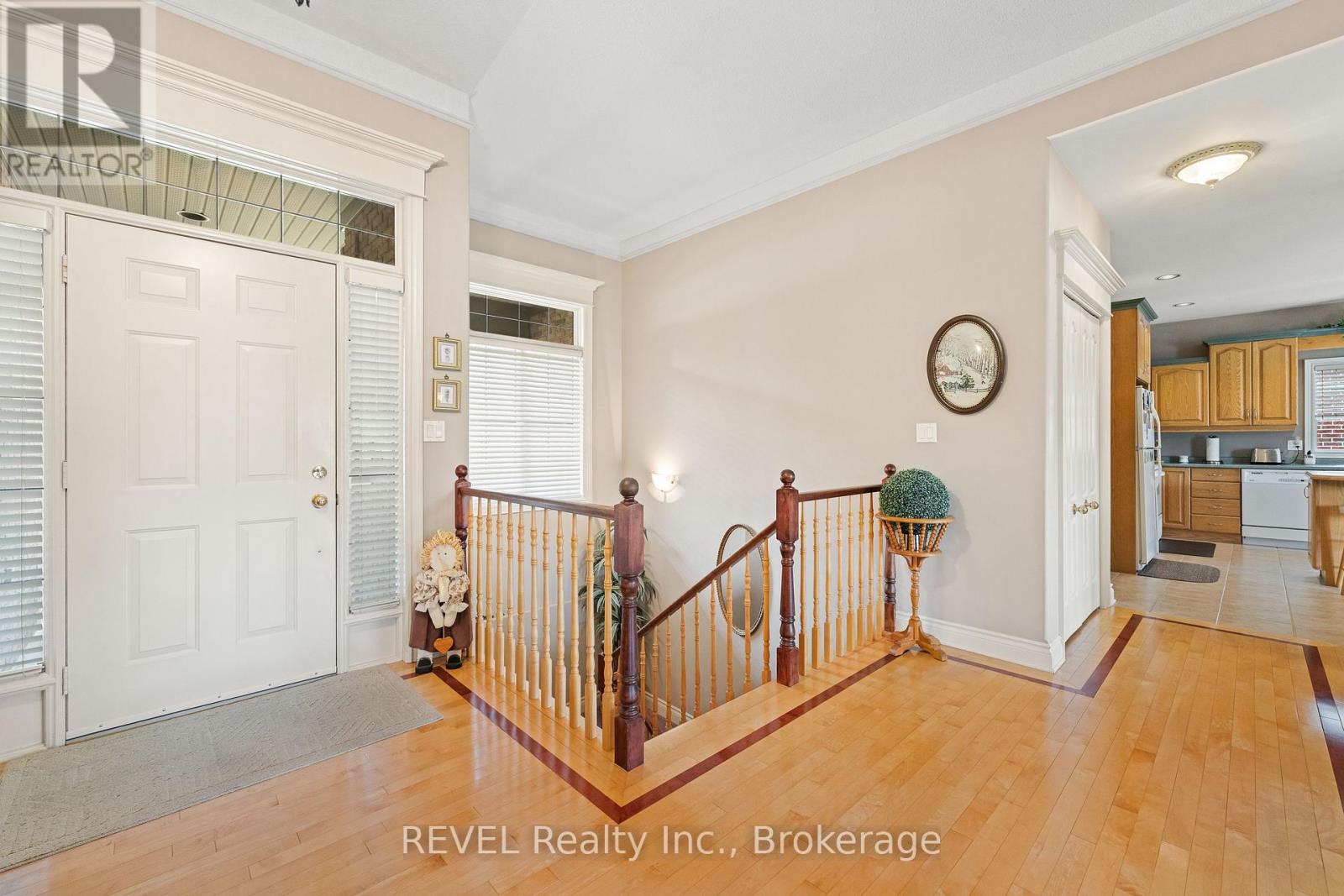 5 Beechwood Crescent, Pelham, Ontario  L0S 1E7 - Photo 7 - X12321328