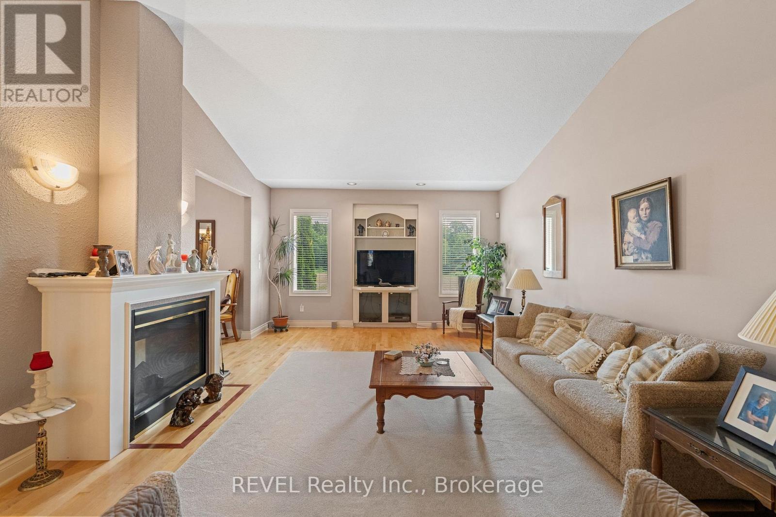 5 Beechwood Crescent, Pelham, Ontario  L0S 1E7 - Photo 9 - X12321328