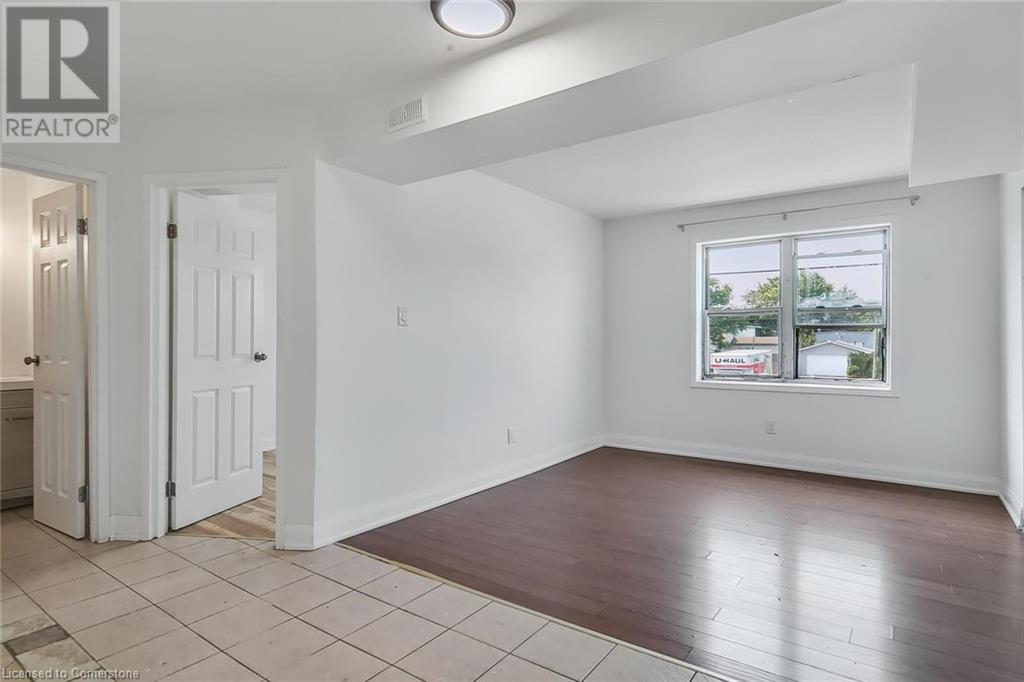 897 Barton Street E, Hamilton, Ontario  L8L 3B8 - Photo 4 - 40756574