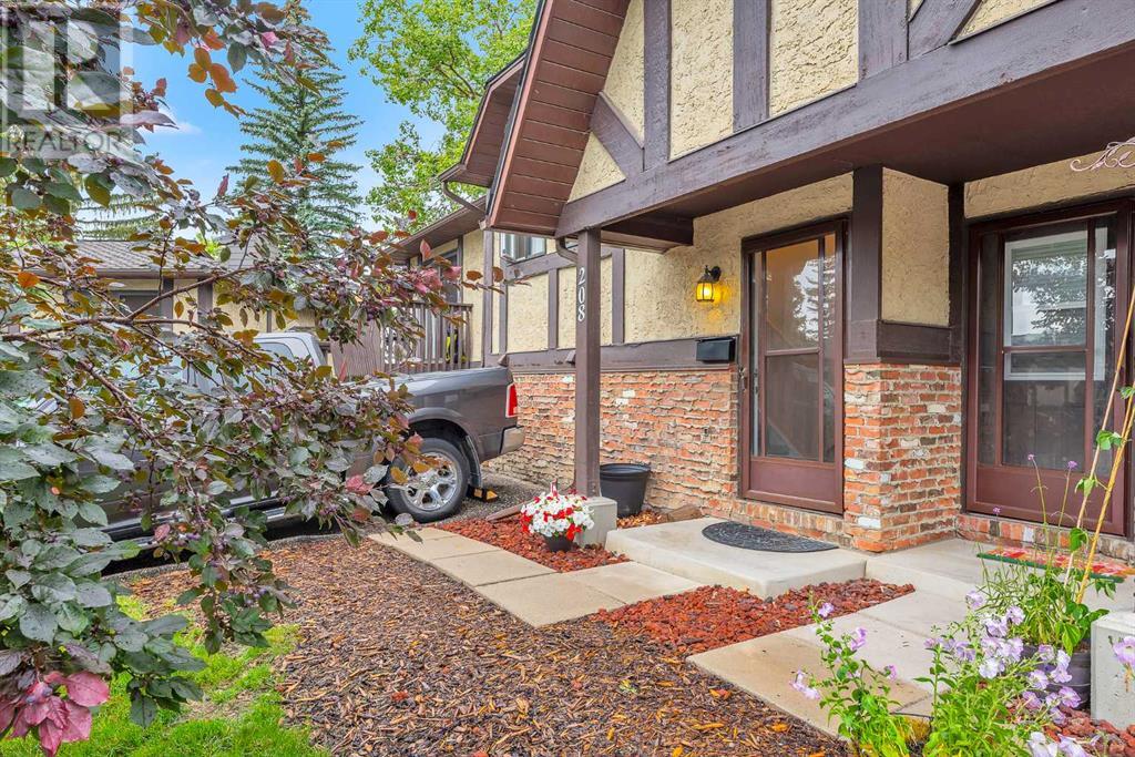 Property at 208 Storybook Terrace NW image 3