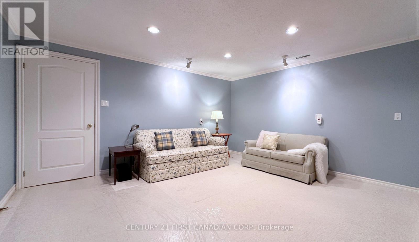 212 Timber Drive, London South, Ontario  N6K 4B6 - Photo 22 - X12321359