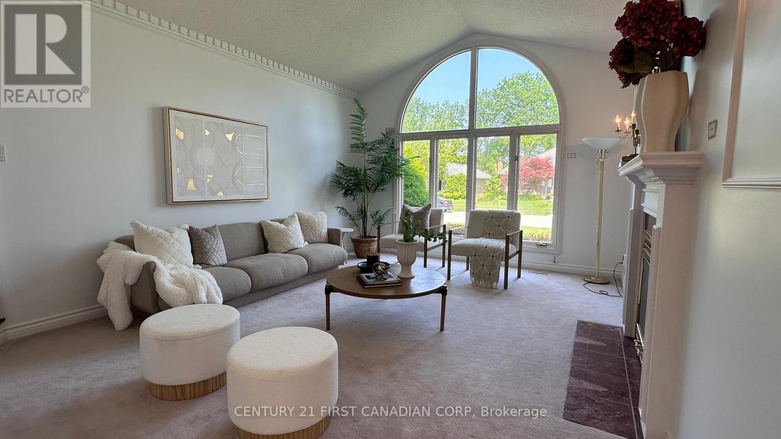 212 Timber Drive, London South, Ontario  N6K 4B6 - Photo 3 - X12321359