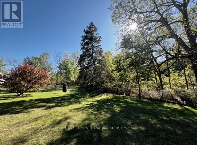 212 Timber Drive, London South, Ontario  N6K 4B6 - Photo 33 - X12321359