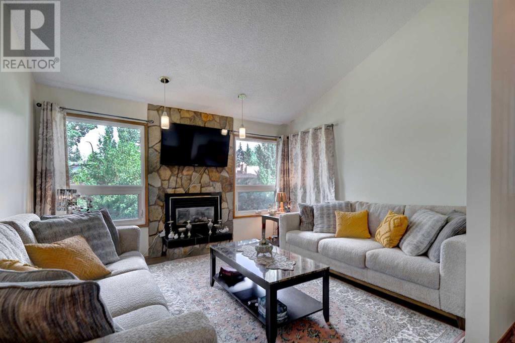 Property at 741 Ranchview Circle NW image 5