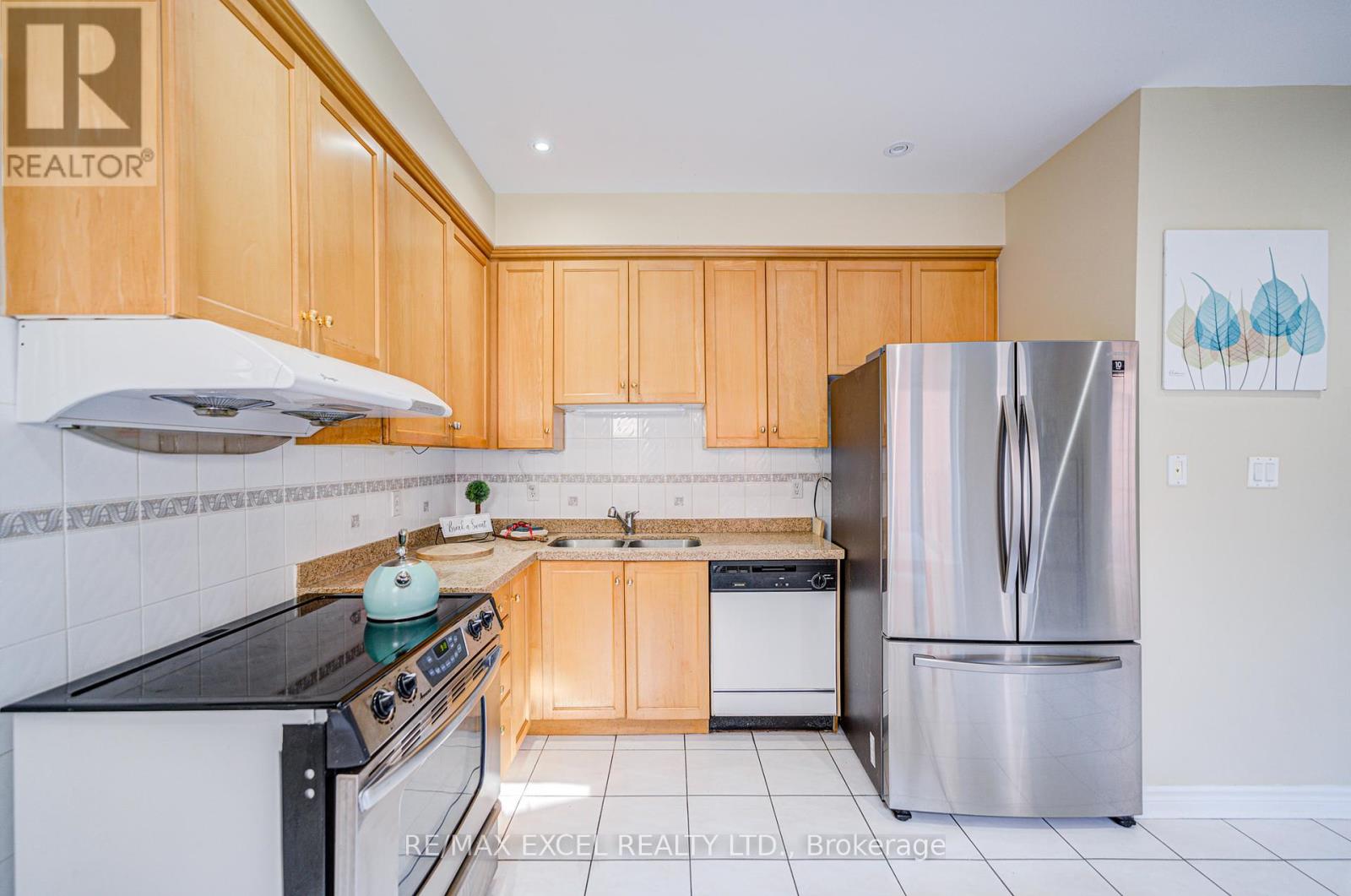 263 Milliken Meadows Drive, Markham, Ontario  L3R 0W2 - Photo 14 - N12321375