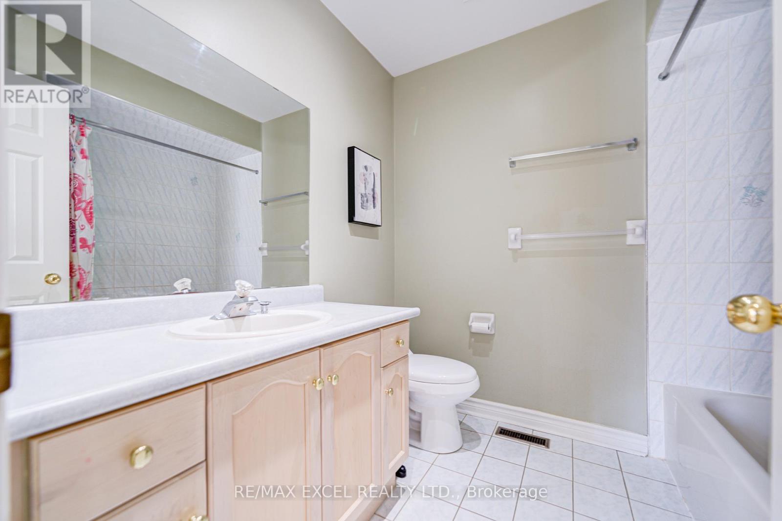 263 Milliken Meadows Drive, Markham, Ontario  L3R 0W2 - Photo 23 - N12321375