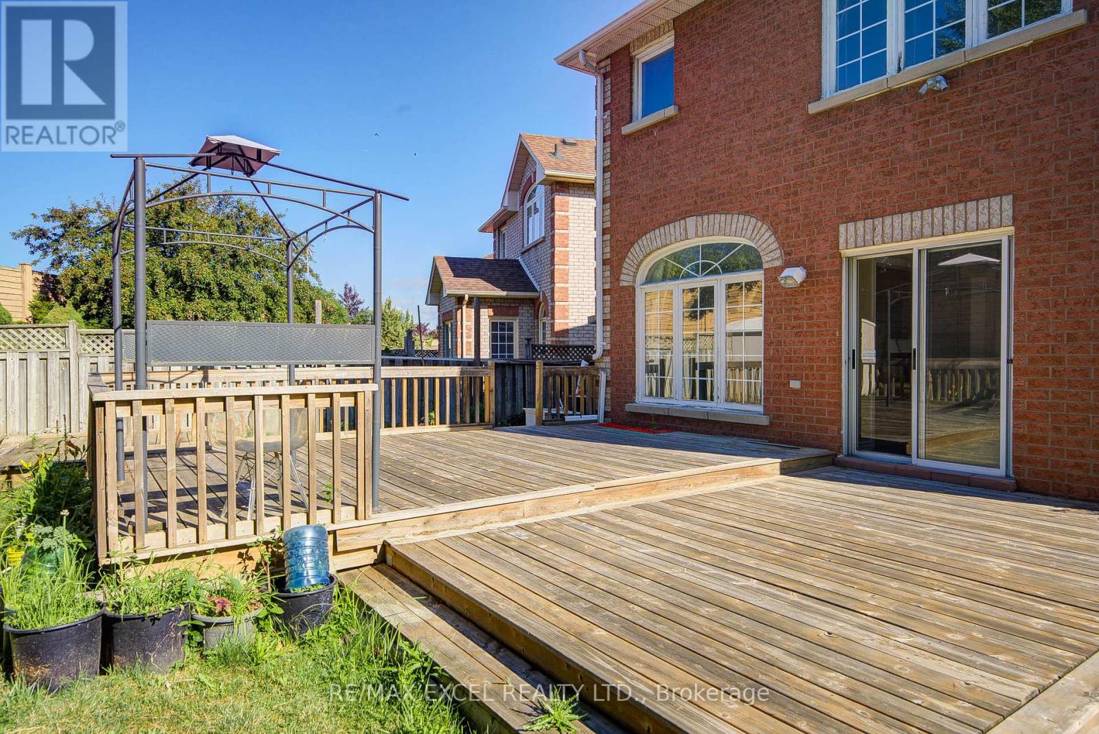 263 Milliken Meadows Drive, Markham, Ontario  L3R 0W2 - Photo 43 - N12321375