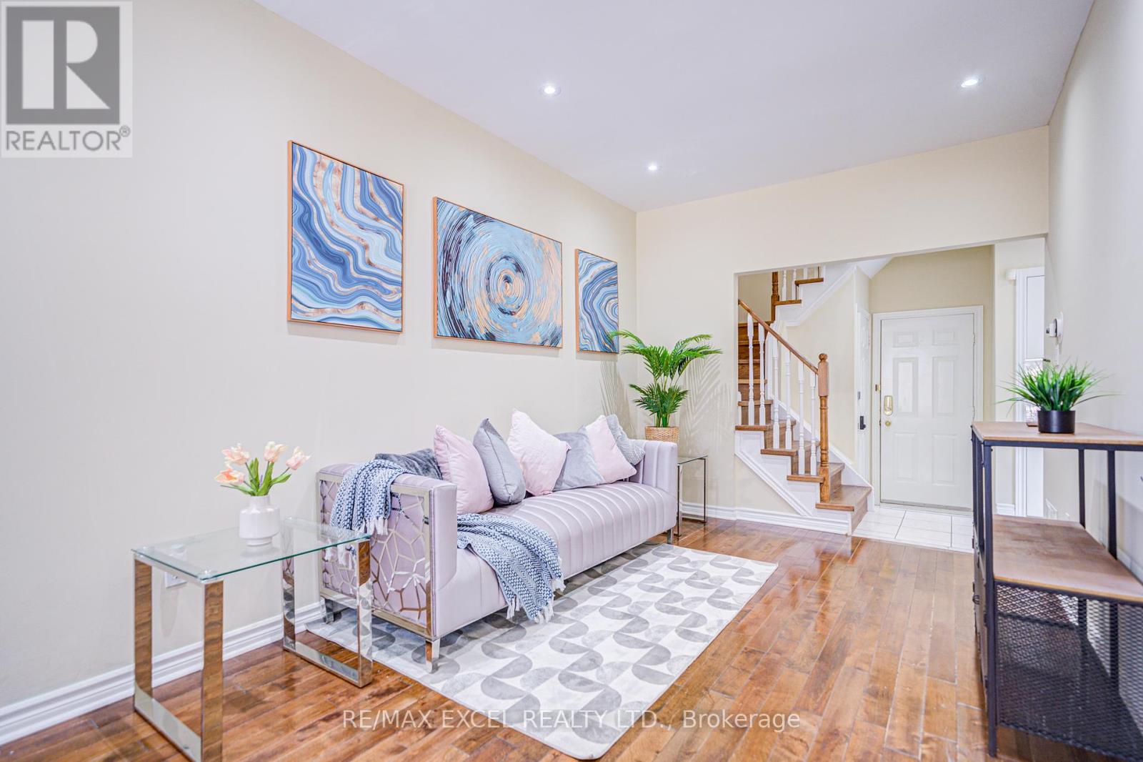 263 Milliken Meadows Drive, Markham, Ontario  L3R 0W2 - Photo 6 - N12321375
