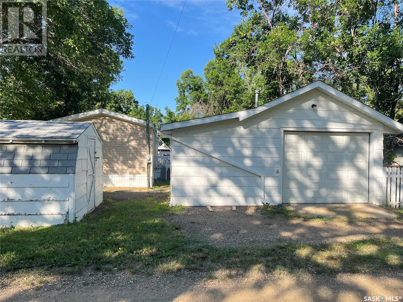 622 Bertrand Avenue, Radville, Saskatchewan  S0C 2G0 - Photo 17 - SK014310