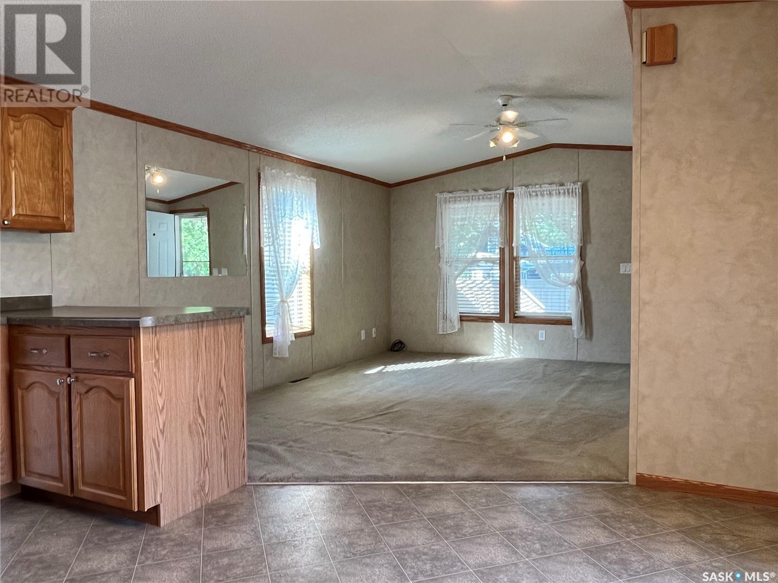 622 Bertrand Avenue, Radville, Saskatchewan  S0C 2G0 - Photo 4 - SK014310