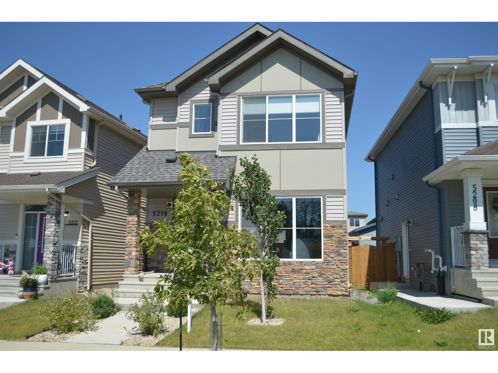 5210 LARK CR NW, Edmonton, Alberta