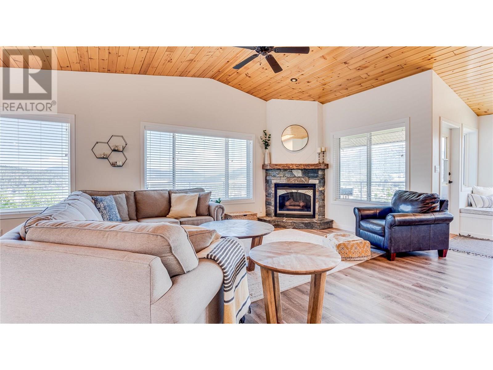 111 Revel Crescent, Enderby, British Columbia  V4Y 4B8 - Photo 2 - 10358074