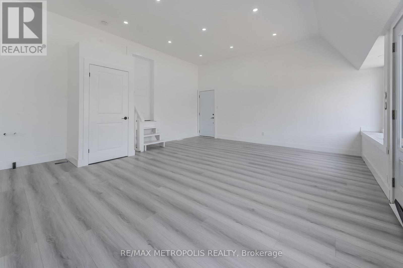 161 Kenilworth Avenue N, Hamilton, Ontario  L8H 4R9 - Photo 13 - X12321387