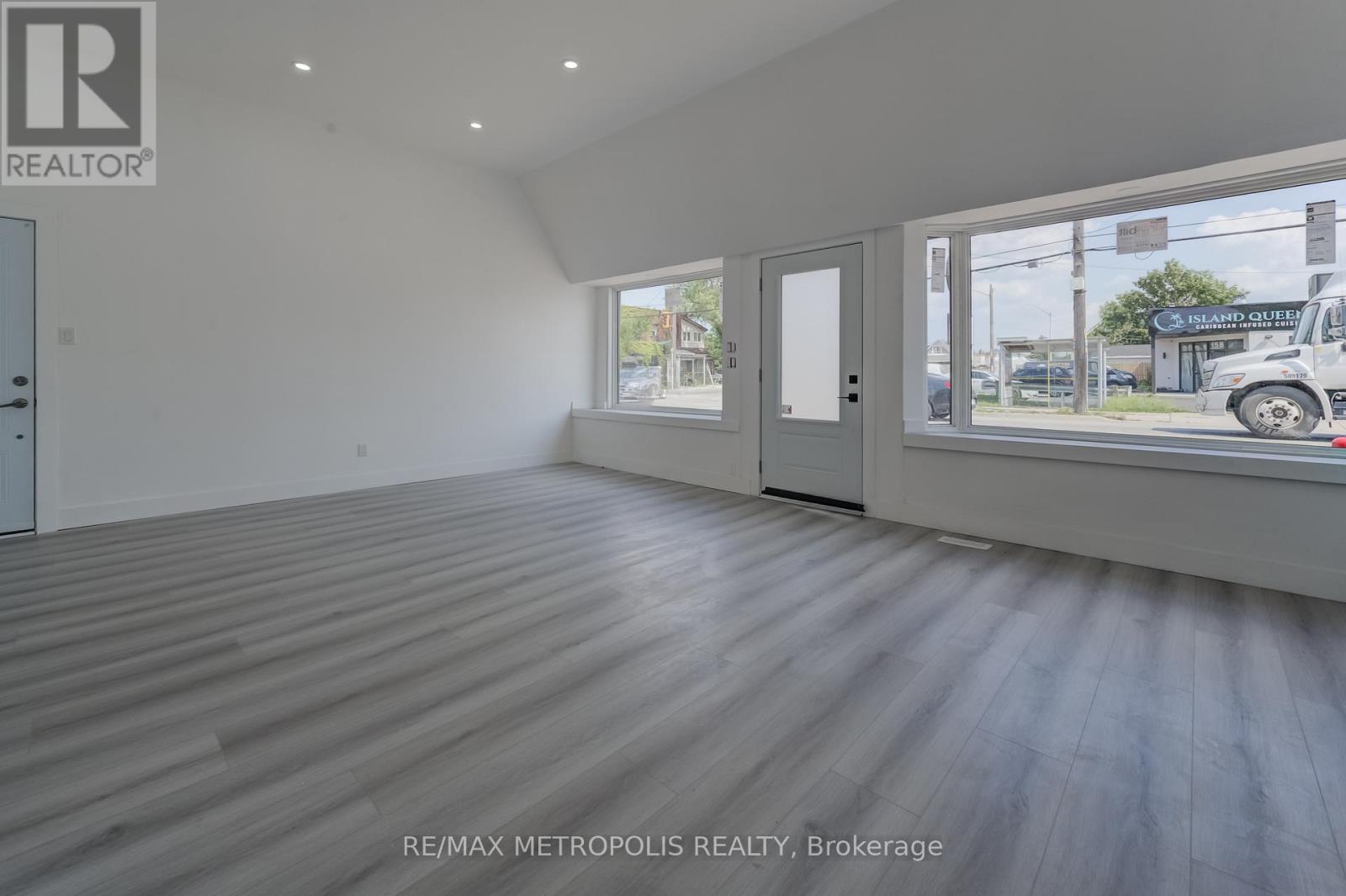161 Kenilworth Avenue N, Hamilton, Ontario  L8H 4R9 - Photo 15 - X12321387