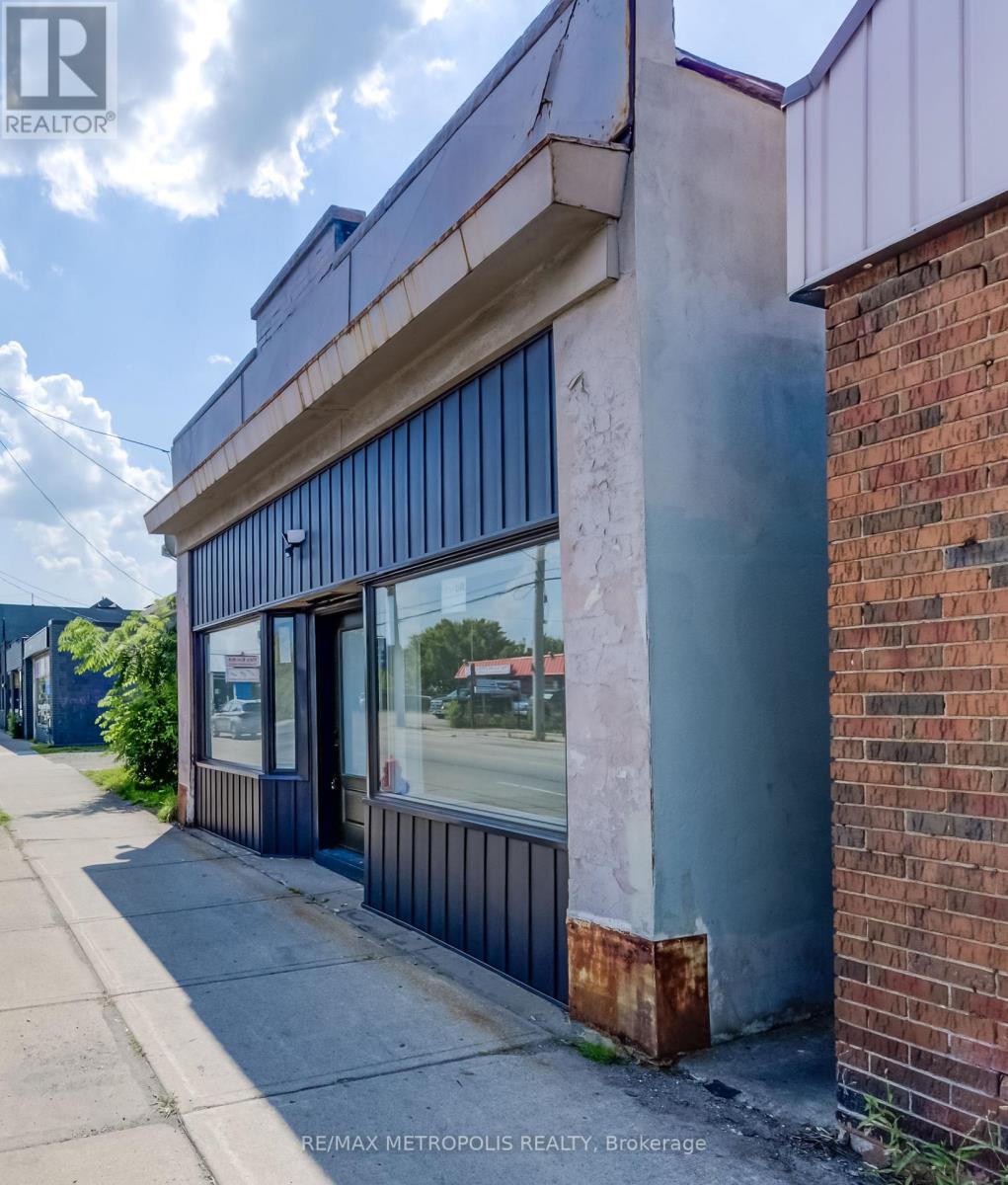 161 Kenilworth Avenue N, Hamilton, Ontario  L8H 4R9 - Photo 2 - X12321387