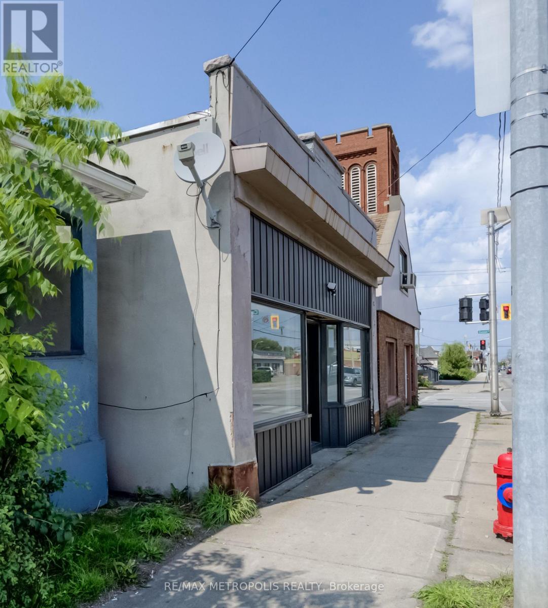 161 Kenilworth Avenue N, Hamilton, Ontario  L8H 4R9 - Photo 3 - X12321387