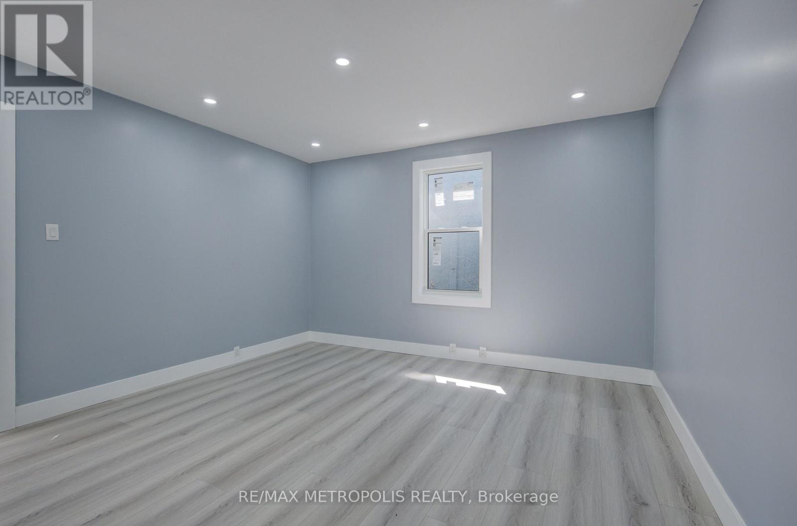 161 Kenilworth Avenue N, Hamilton, Ontario  L8H 4R9 - Photo 4 - X12321387