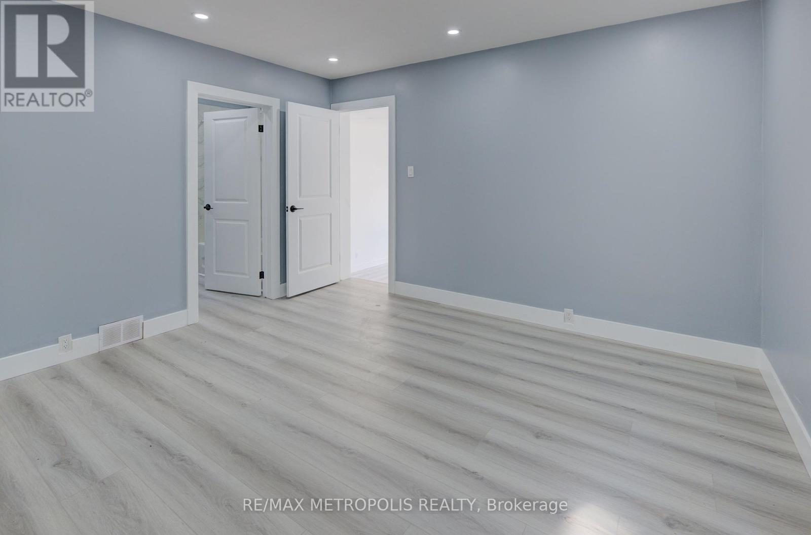161 Kenilworth Avenue N, Hamilton, Ontario  L8H 4R9 - Photo 5 - X12321387
