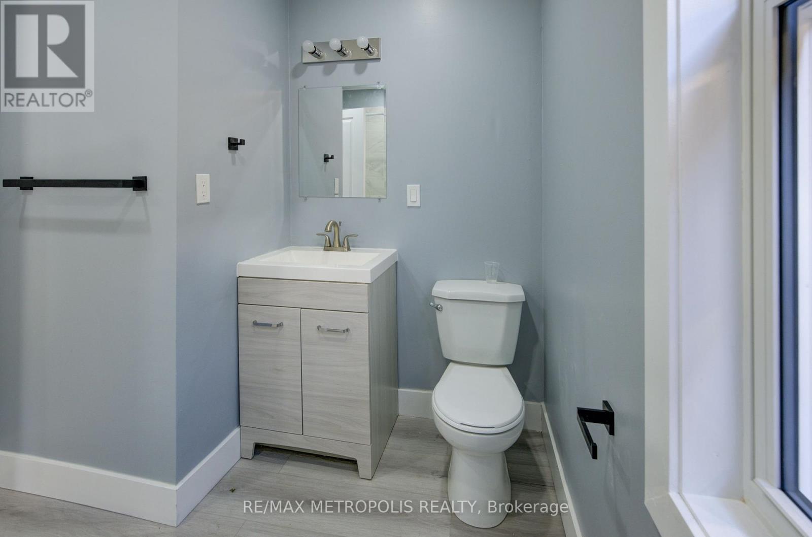 161 Kenilworth Avenue N, Hamilton, Ontario  L8H 4R9 - Photo 8 - X12321387