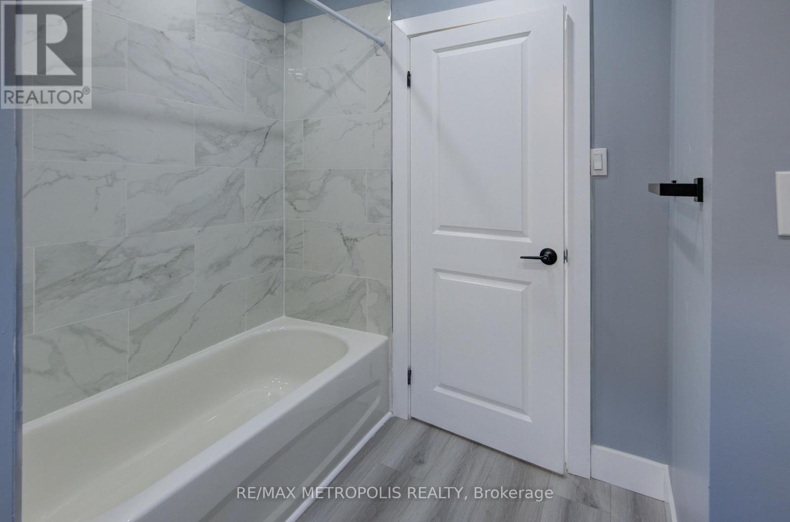 161 Kenilworth Avenue N, Hamilton, Ontario  L8H 4R9 - Photo 9 - X12321387