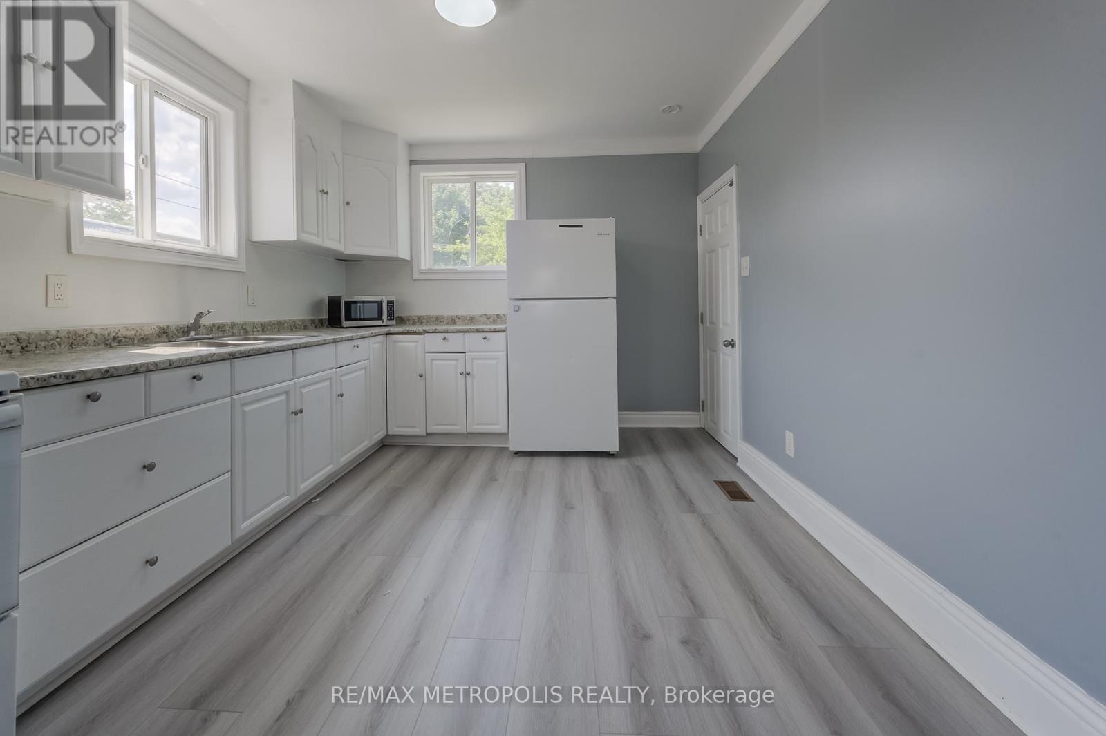 157 Kenilworth Avenue N, Hamilton, Ontario  L8H 4R9 - Photo 11 - X12321396