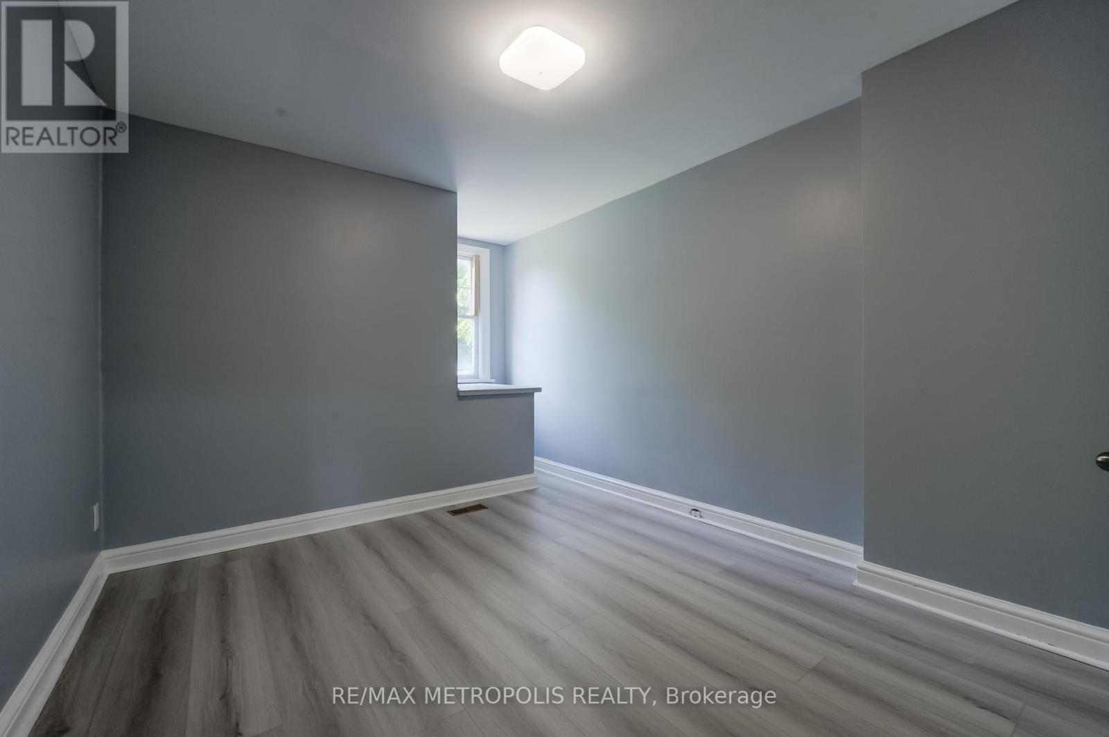 157 Kenilworth Avenue N, Hamilton, Ontario  L8H 4R9 - Photo 12 - X12321396