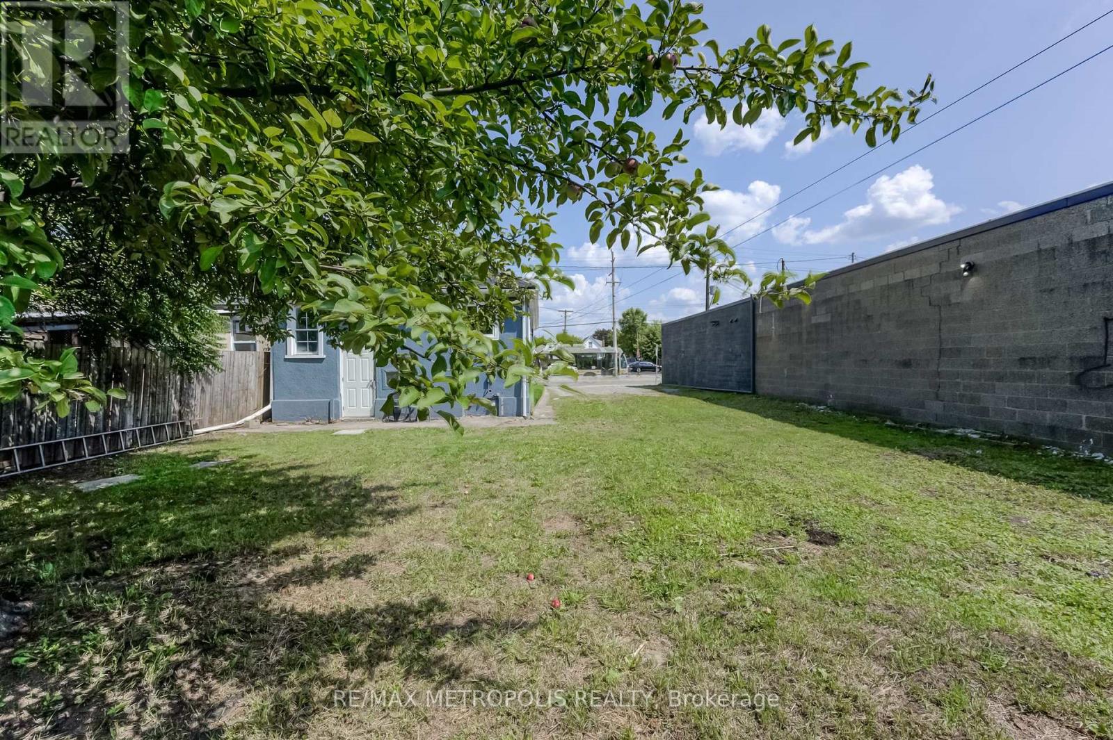 157 Kenilworth Avenue N, Hamilton, Ontario  L8H 4R9 - Photo 23 - X12321396