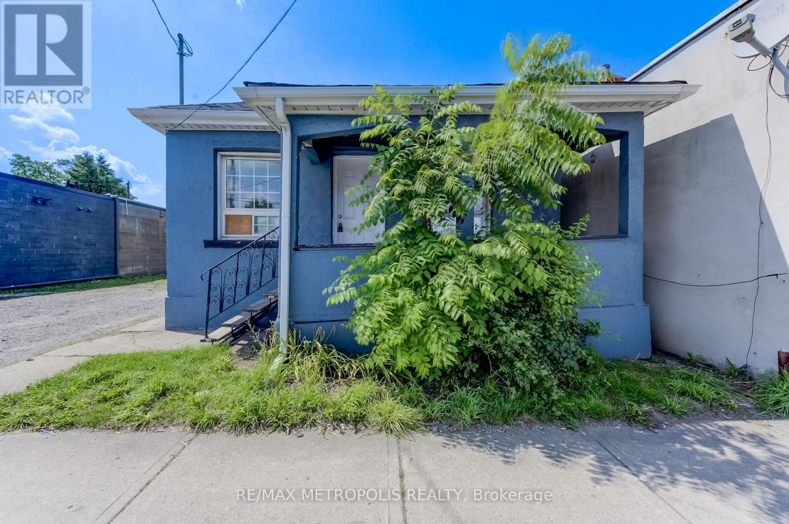 157 Kenilworth Avenue N, Hamilton, Ontario  L8H 4R9 - Photo 3 - X12321396